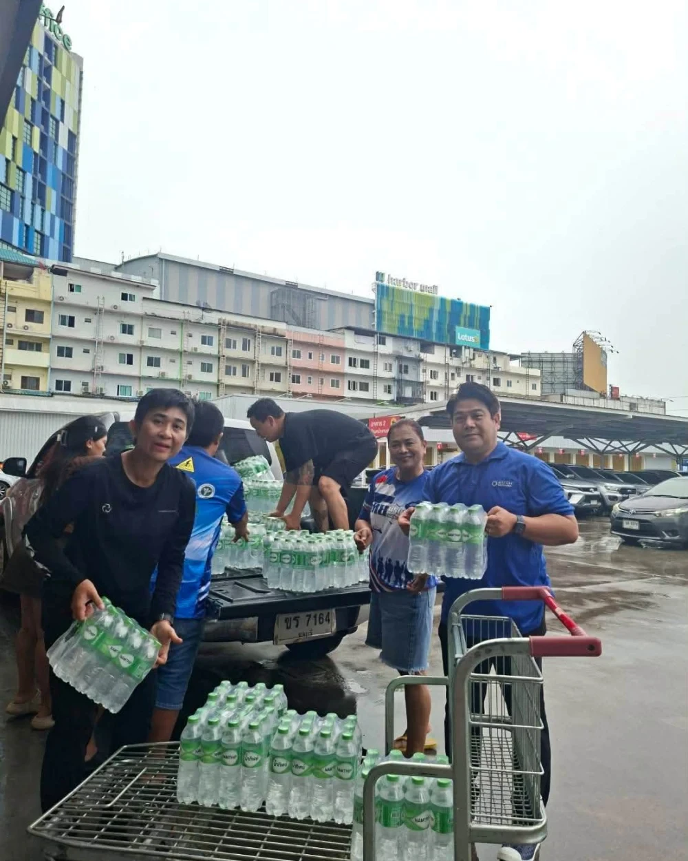Ratch Pathana Energy Stands with Local Communities, Extending Support to Flood-Affected Residents in Si Racha
